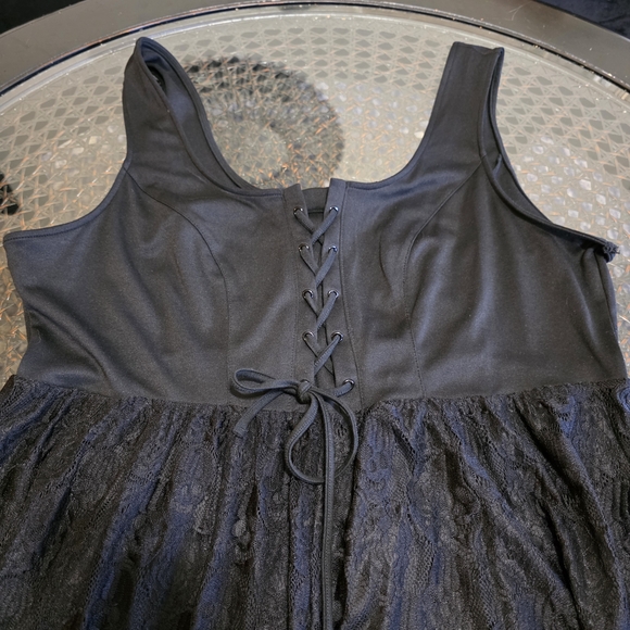 Hot Topic Dresses & Skirts - Hot Topic Black Lace-Up Corset Skull Gothic Maxi Dress
